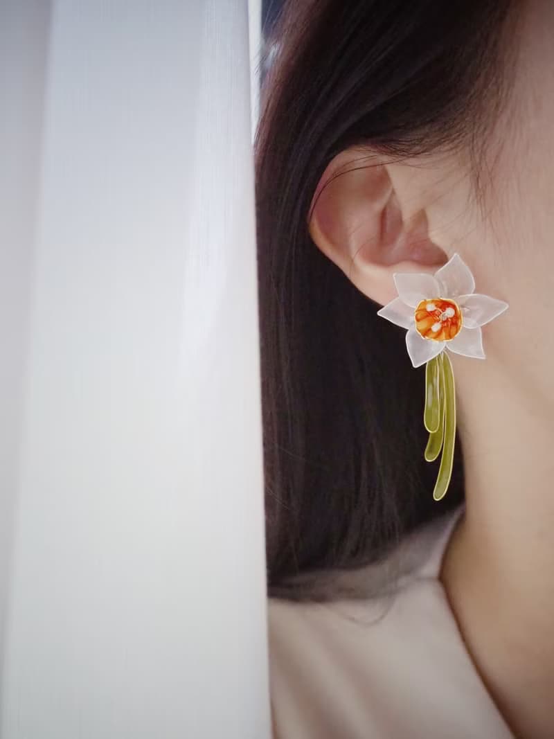 凌波仙子 橘 花朵垂墜式樹脂耳環
