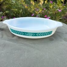 Vintage Pyrex CorningLeaf Print Au Gratin White Glass Dish