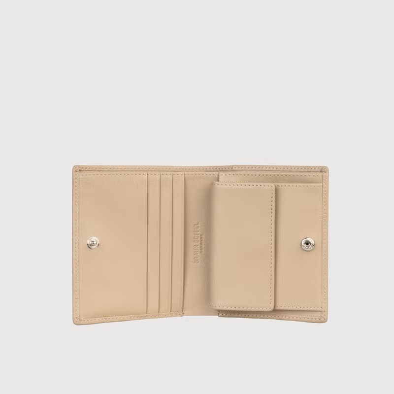 【免費升級送禮包裝】依雅娜 壓紋牛皮4卡兩折短夾多色/BF853-401