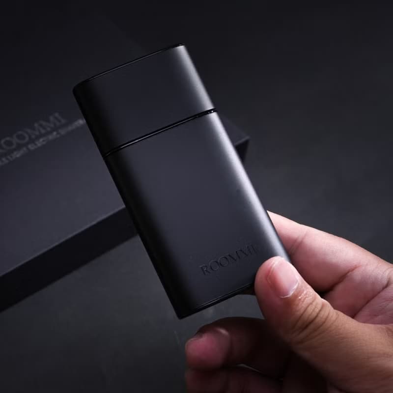 ROOMMI Noble 經典輕巧隨行刮鬍刀 PLUS
