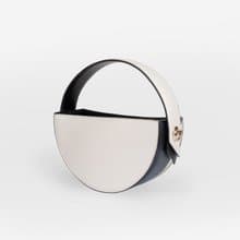 The ONE Bag 素皮革圓包 手拿包 斜背包 側背包 黑色x米白色