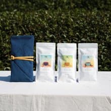 山岳民族レンテン族の布で包むギフトセット　お茶3種　初摘みほうじ茶・萎凋煎茶・和紅茶　　化学肥料・農薬不使用栽培