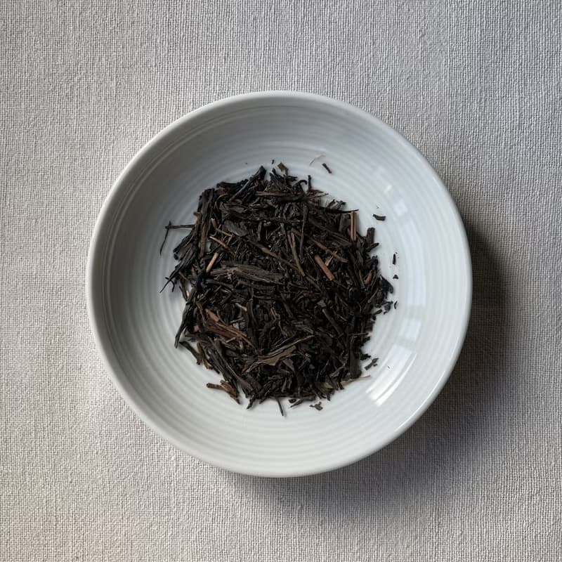 山岳民族レンテン族の布で包むギフトセット　お茶3種　初摘みほうじ茶・萎凋煎茶・和紅茶　　化学肥料・農薬不使用栽培