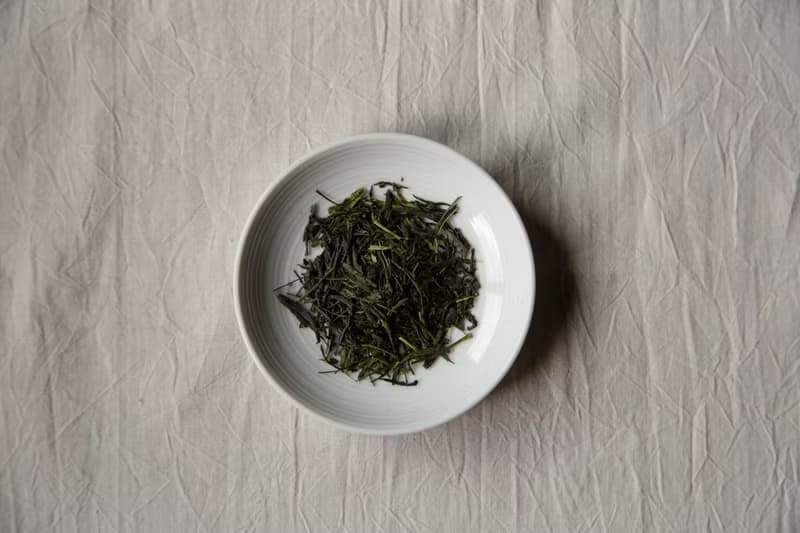 山岳民族レンテン族の布で包むギフトセット　お茶3種　初摘みほうじ茶・萎凋煎茶・和紅茶　　化学肥料・農薬不使用栽培