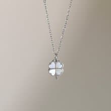 Lucky Nacre Clover Necklace