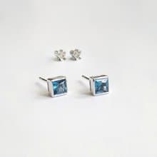 限量現貨 - 天然拓帕石 深孔雀藍 方形 純 18K 白金耳環 0.766 ct