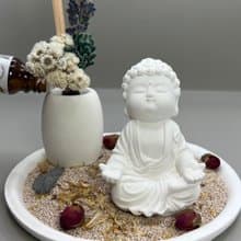 24HR 淨念吉祥小佛(衲靜) 永生花圓盤組合 藝術香氛擴香 精油香氛