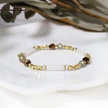 陽光灑落在石板路上 | A60虎眼石漢白玉拉長石手鍊