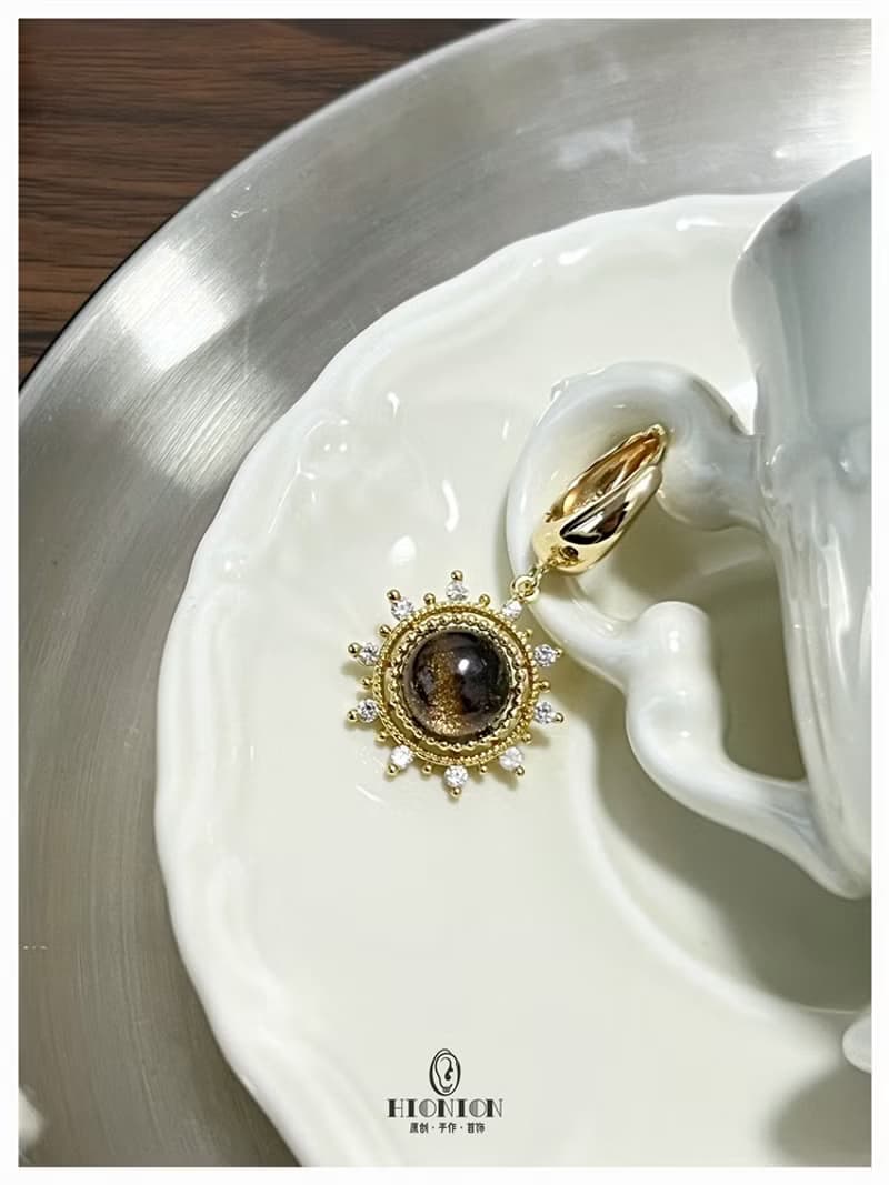開羅時間~原創虎眼石不對稱鍍金耳扣高級感美拉德小眾復古耳環