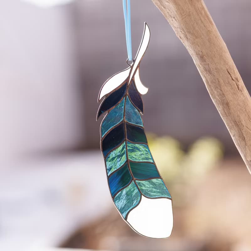 彩色玻璃捕日者冠藍鴉羽毛窗掛 - 大自然的禮物