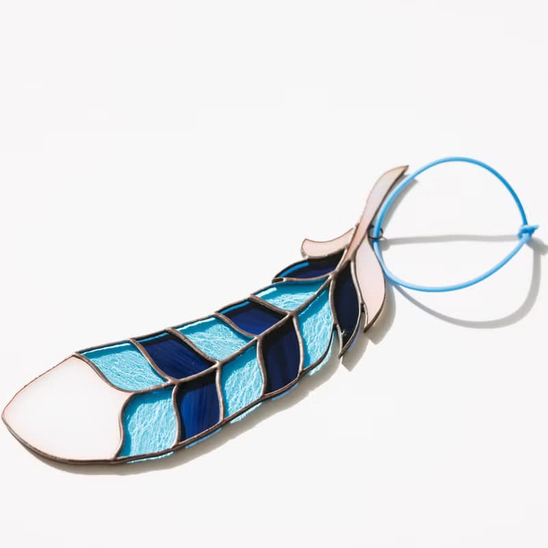 彩色玻璃捕日者冠藍鴉羽毛窗掛 - 大自然的禮物