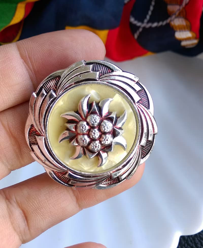 【西洋古董飾品】銀色調 旋轉 雪絨花 花卉 圍巾夾 絲巾扣 絲巾夾