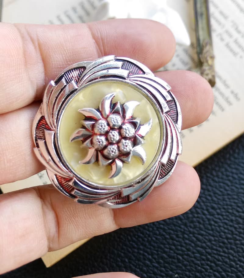【西洋古董飾品】銀色調 旋轉 雪絨花 花卉 圍巾夾 絲巾扣 絲巾夾