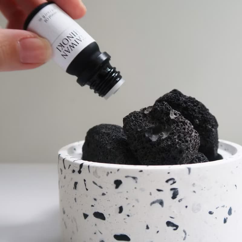 TERRAZZO 磨石子 | 天然礦石黑火山岩水泥擴香盆 & 純精油組