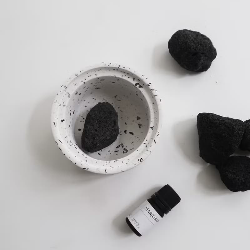 TERRAZZO 磨石子 | 天然礦石黑火山岩水泥擴香盆 & 純精油組