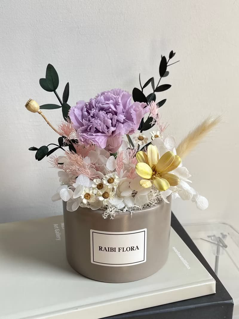 靜謐 ; 母親節 永生康乃馨 盆花花禮 乾燥花禮盒 母親節禮物