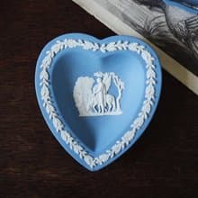 1970年 Wedgwood Jasperware 藍色心形 小碟 /  飾物碟