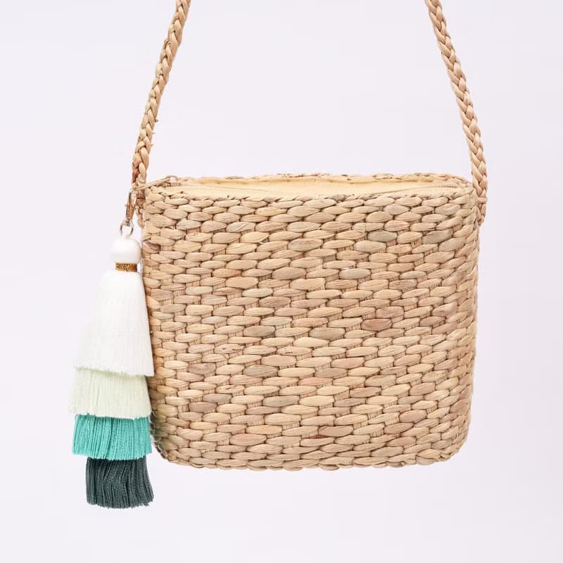 草編斜挎錢包  帶流蘇包飾的編織手提包  小可愛錢包