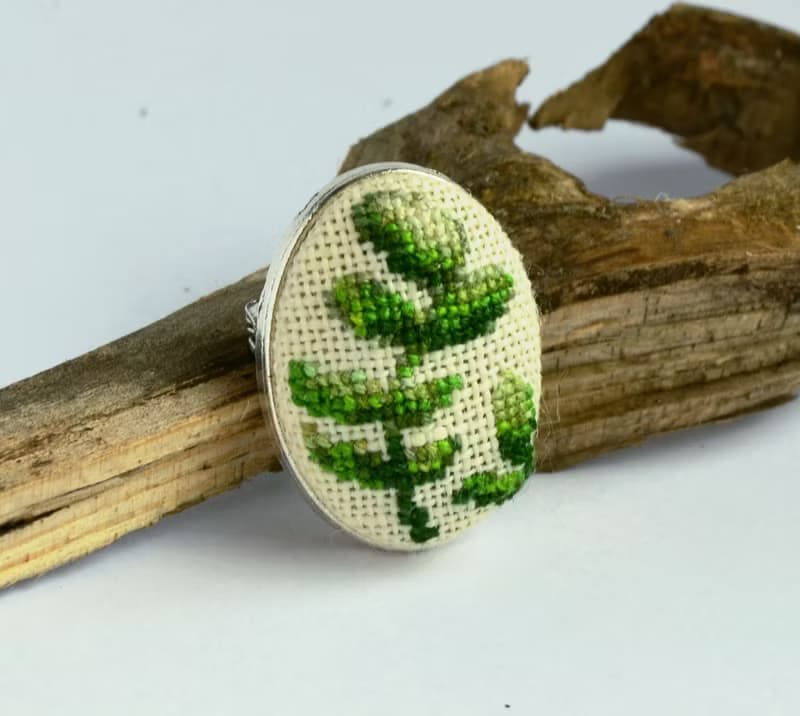 綠枝刺繡胸針十字繡植物飾品手工製作的大自然禮物送給女性