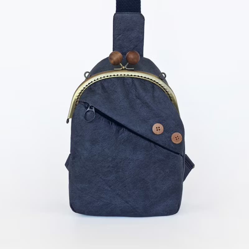 男生肩背包 斜背包 側背包 藍色胸包 口金包 隨身包