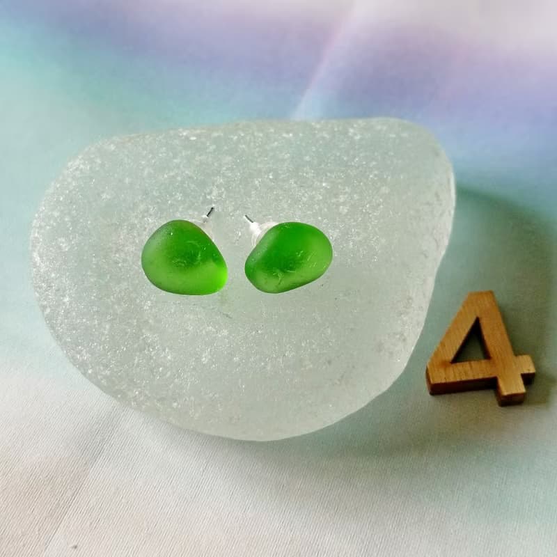 Sea Glass Stud Earrings 海玻璃耳環 Sea Glass Earrings 海廢飾品 Real Sea Glass Jewelry
