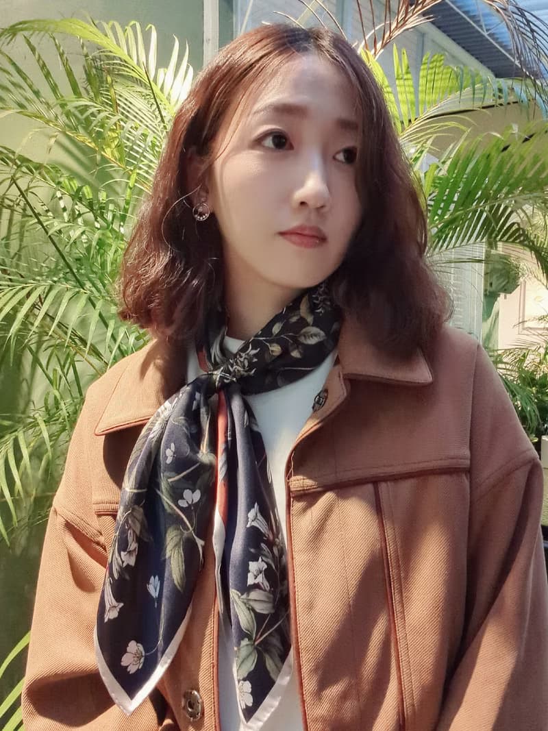 【穿越迷霧】雙面印真絲方巾 / 手繪台灣植物系列 蠶絲巾
