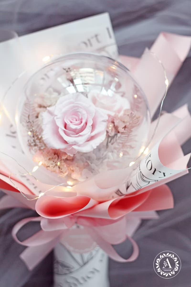 包裝花束 / 不凋花系列 / 浪漫小星球花束