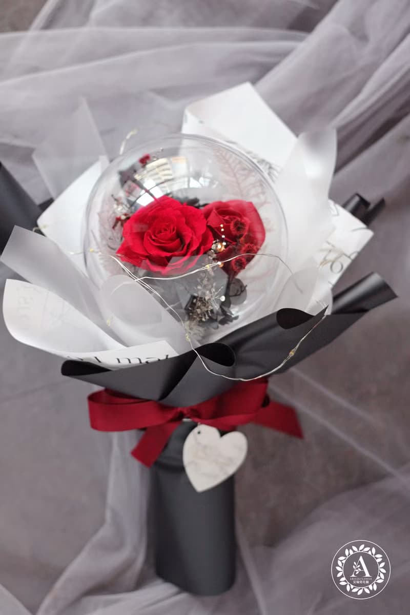 包裝花束 / 不凋花系列 / 浪漫小星球花束