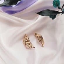美國西洋古董飾品 / 金色精緻刷紋鏤空 金葉夾式耳環  Vintage復古老件珠寶