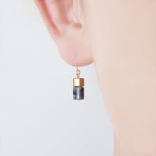 ラルビカイトとヘマタイトのキューブカットピアス・イヤリング