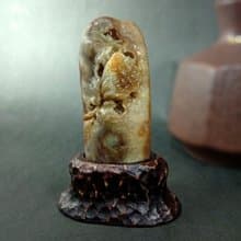 雕件 印紐系列-生生不息 褐皮油青種緬甸玉