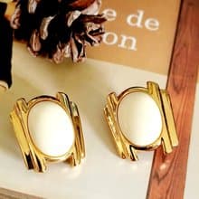 vintage jewelry Trifari 金框橢圓白色賽珞珞 夾式耳環