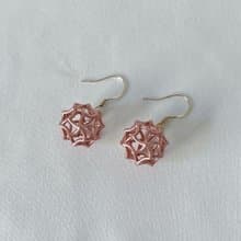 【I35a】幾何耳飾 鏤空圓管 蕩漾 樹脂 金屬色系