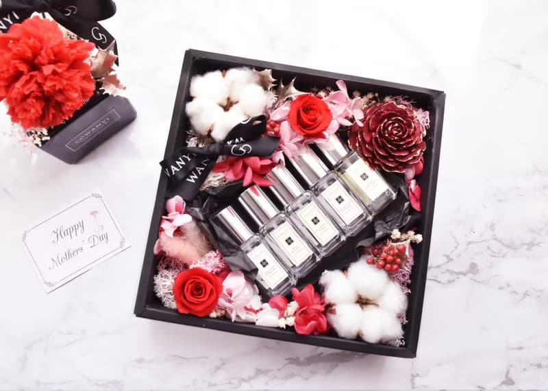 玫瑰康乃馨花禮盒   乾燥花 不凋花 情人節 七夕 生日禮物教師節