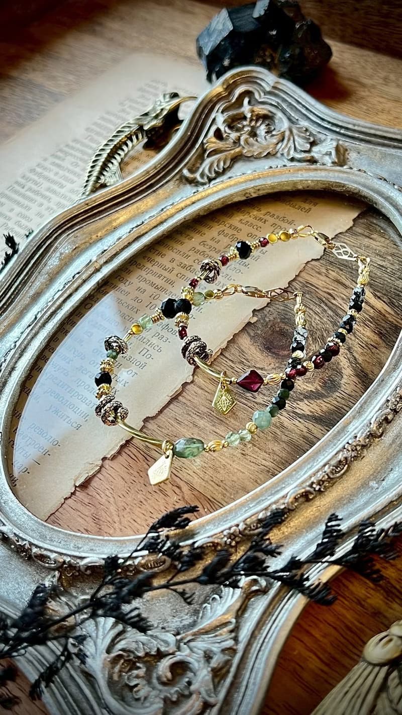 -蛇蠍美人 -天然水晶手鏈/黃銅手鍊