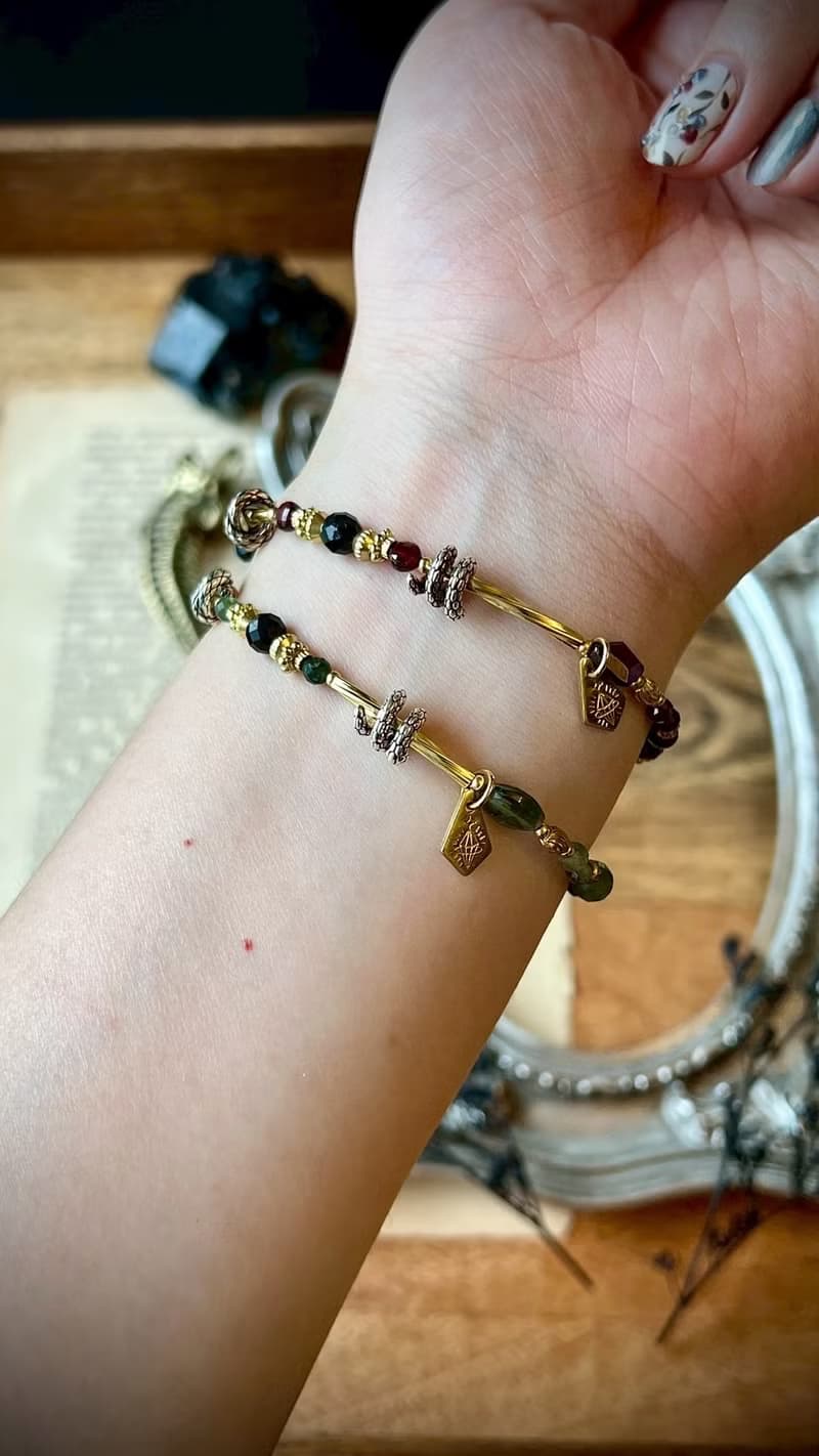 -蛇蠍美人 -天然水晶手鏈/黃銅手鍊