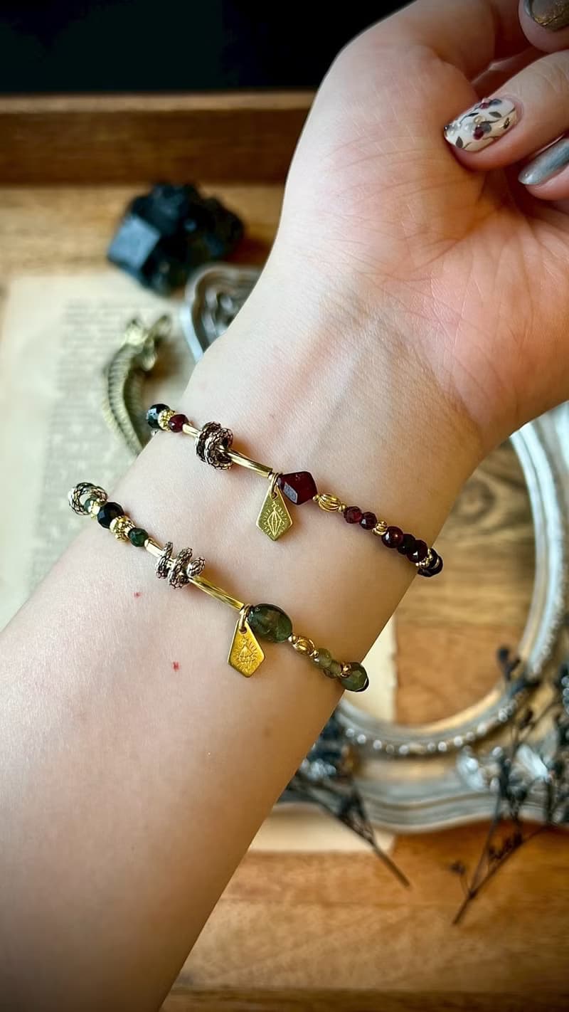 -蛇蠍美人 -天然水晶手鏈/黃銅手鍊