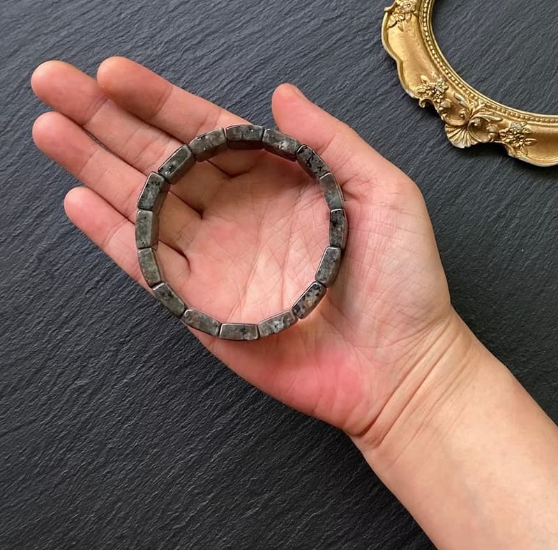 開發智慧 凝神定心平緩心中雜念-美國火焰石 手排 手環 手鍊