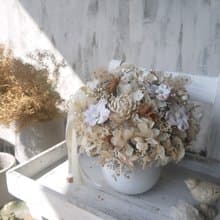 白色之戀(大) .雪白色.情人不凋花玫瑰.精油索拉花.乾燥花禮物