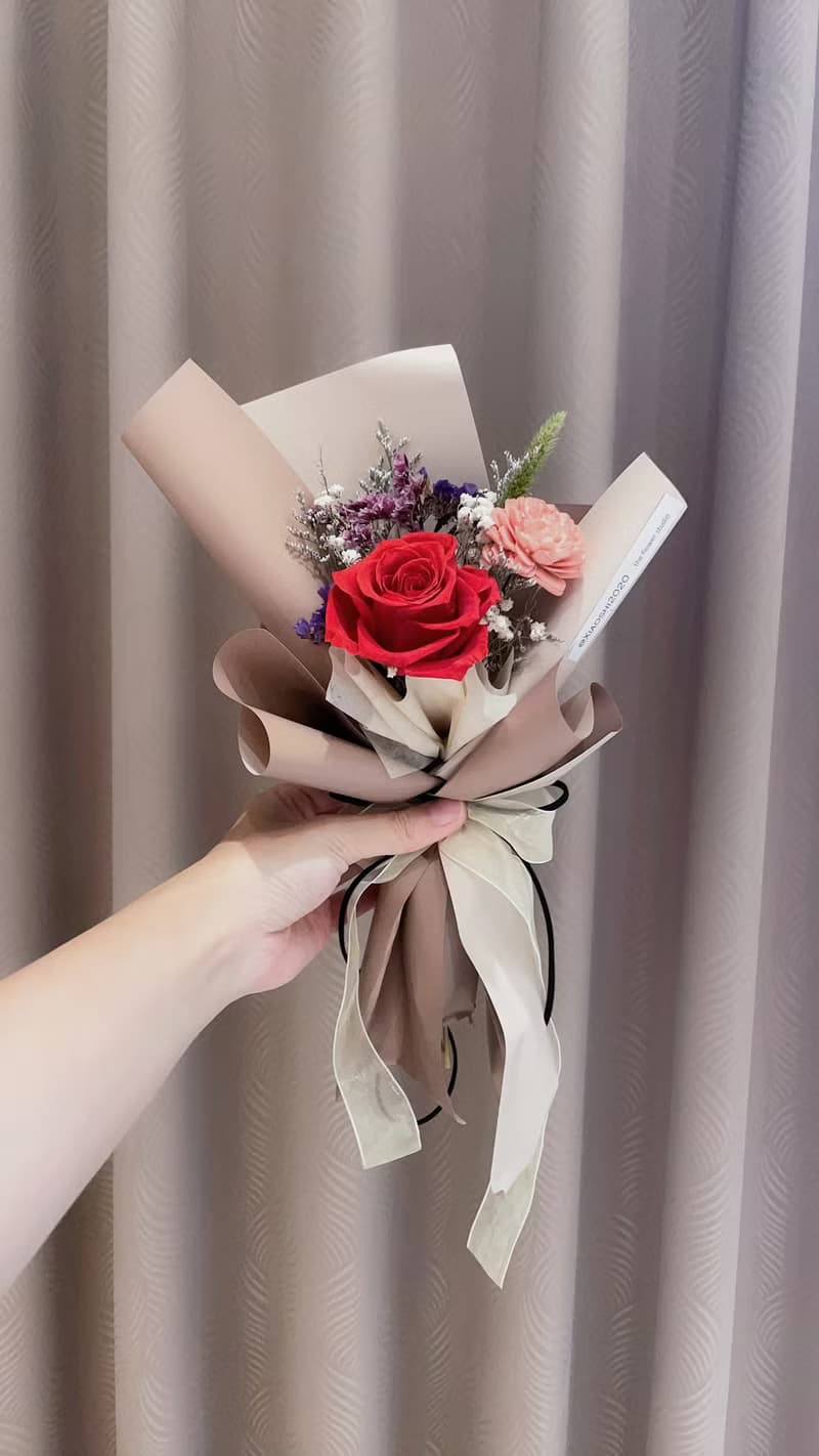 奶茶色永生花花束 單支玫瑰花束 永生玫瑰花 情人節花束