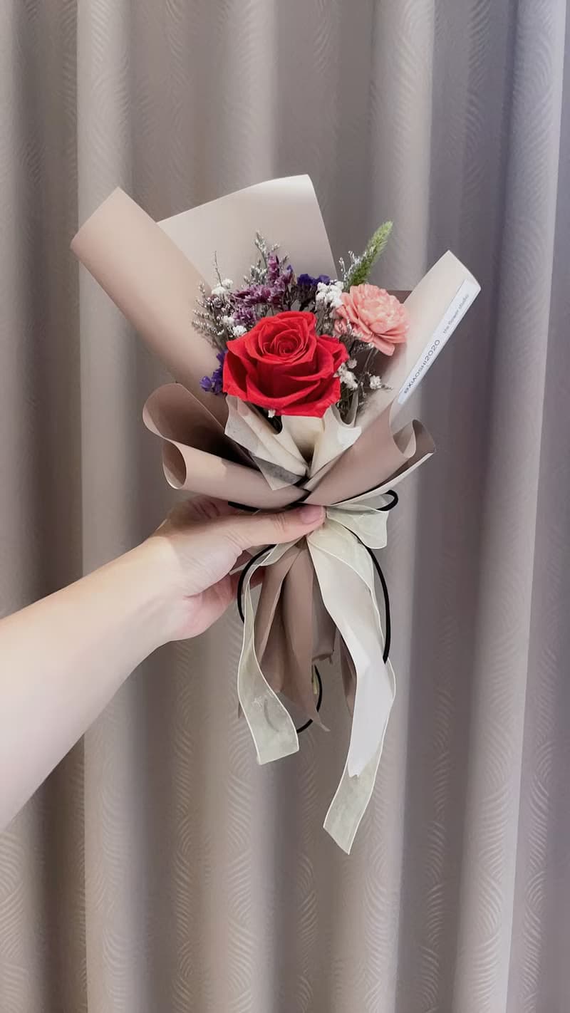 奶茶色永生花花束 單支玫瑰花束 永生玫瑰花 情人節花束