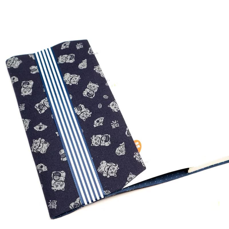 A5 可調式 媽媽手冊 布書衣 布書套 - 日本 招財貓 (藍)