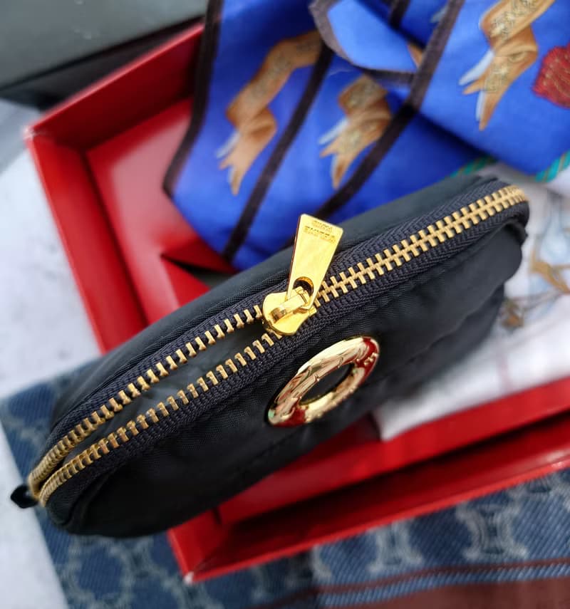全新禮盒裝 CELINE 小金環 收納袋收納包化妝包毛巾方巾手巾手帕