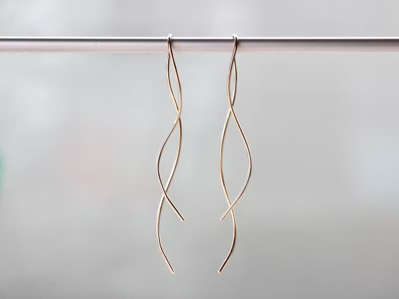 14kgf-nuance curve pierced earrings