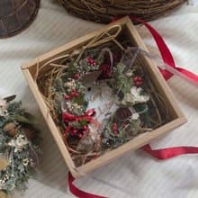 【現貨】乾燥雪松聖誕花圈 經典聖誕紅/氣質森林金 附聖誕包裝禮