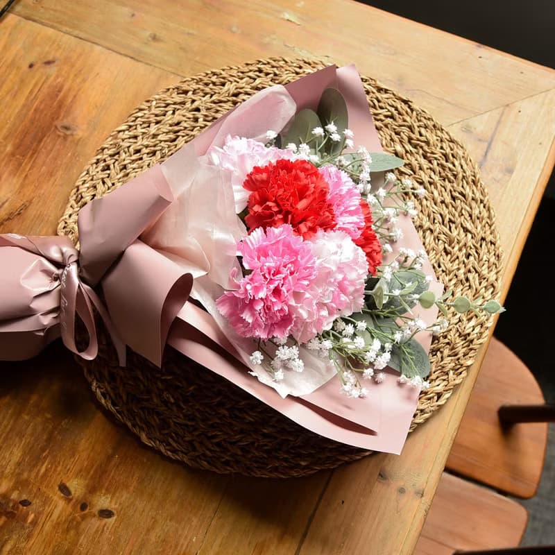 仿真溫柔交響 康乃馨花束 Meric Garden