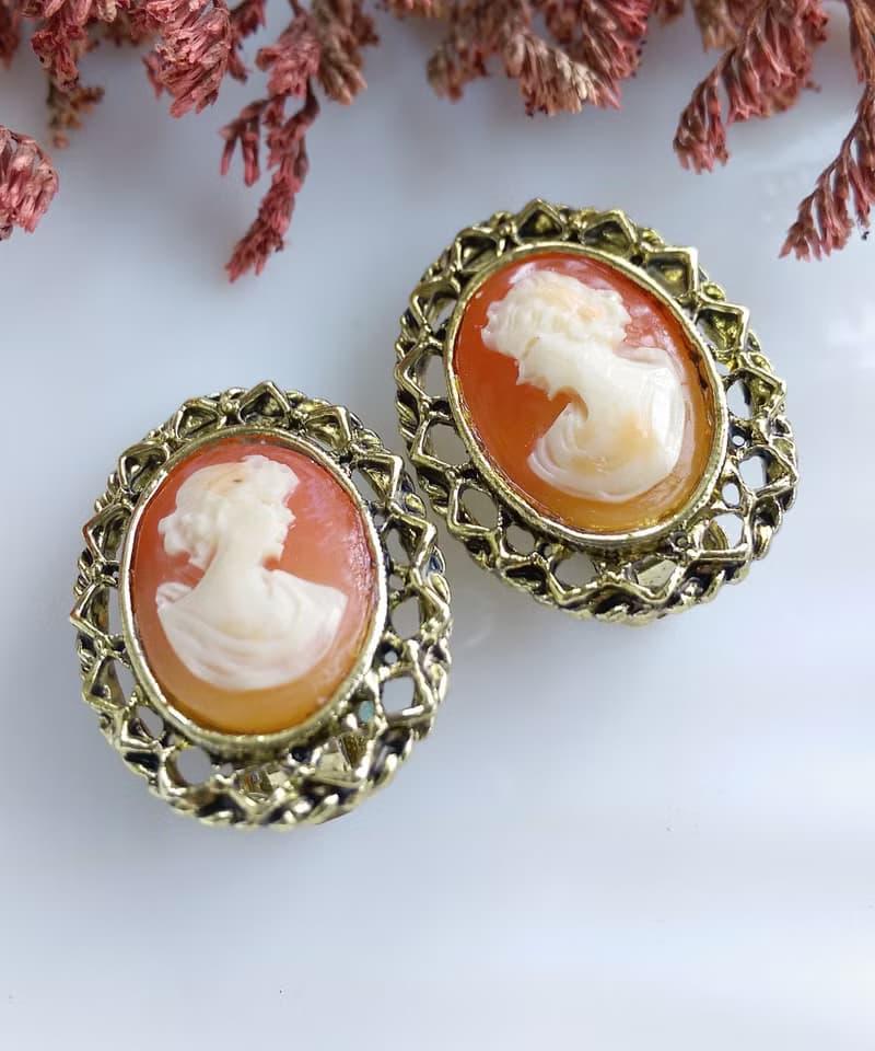 Vintage Jewelry 西洋古董飾品  CAMEO 優雅仕女 簍空框 夾式耳環