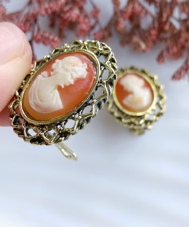 Vintage Jewelry 西洋古董飾品  CAMEO 優雅仕女 簍空框 夾式耳環