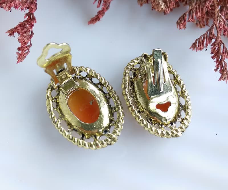Vintage Jewelry 西洋古董飾品  CAMEO 優雅仕女 簍空框 夾式耳環