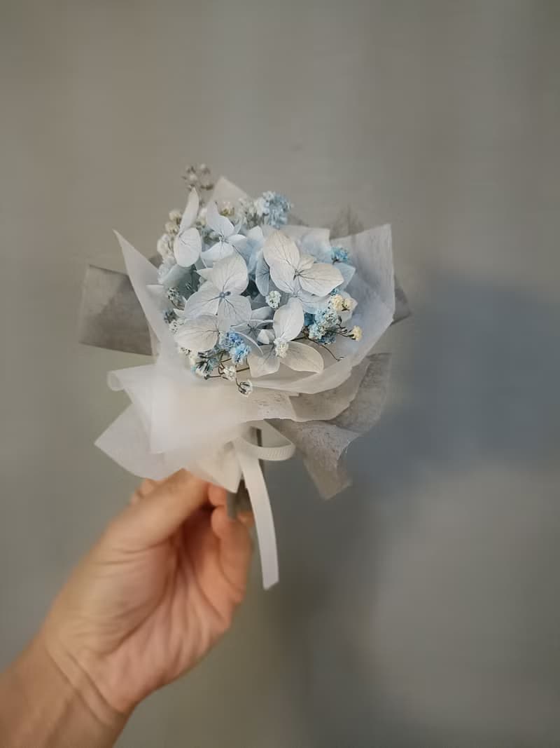 迷你小花束永生繡球花